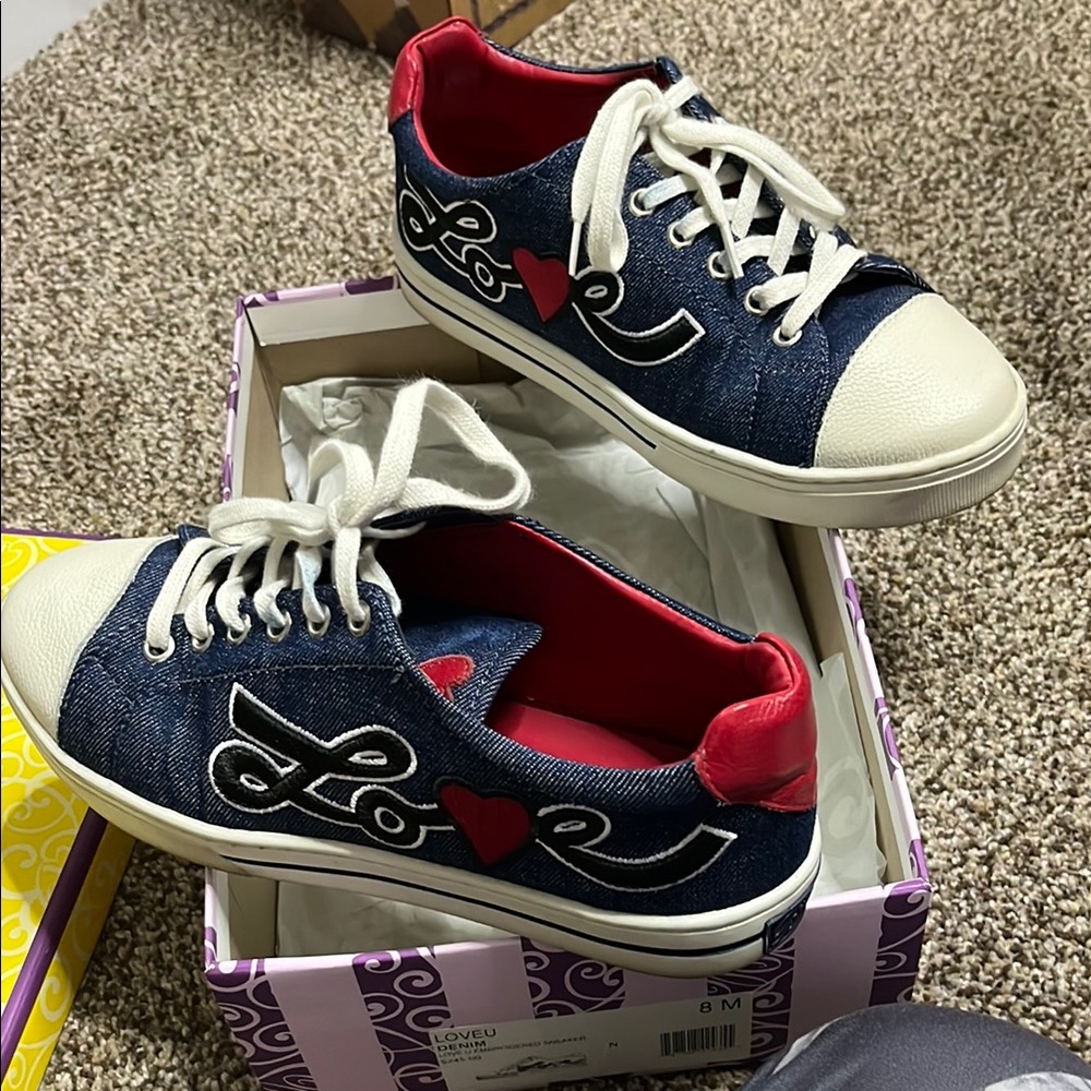Brighton Retro Blue and Red Sneakers with Sporty Style